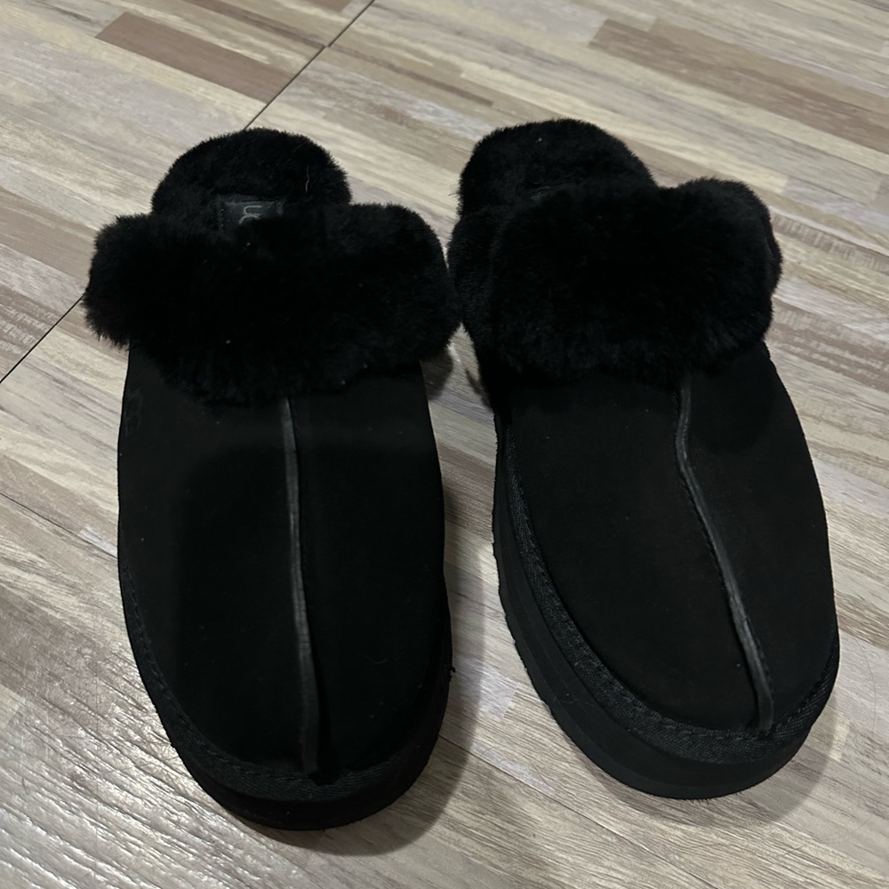 Ugg slippers size 9